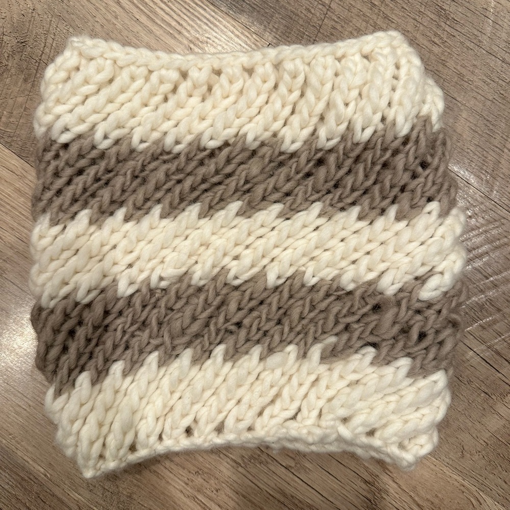 Striped neck warmer